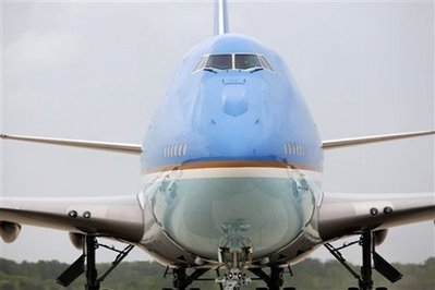 President Barack Obama returns to Washington on Air Force One and on to Marine One on April 29, 2009.